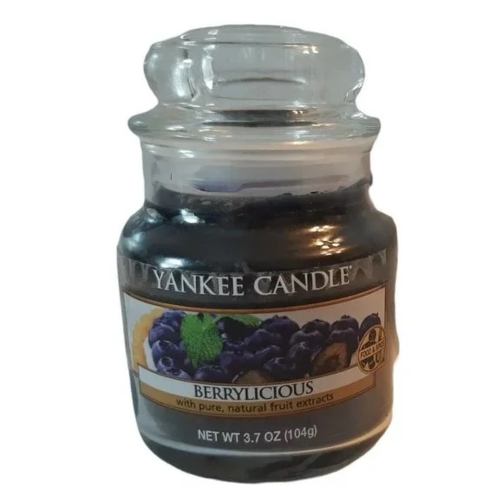 Yankee candle berrylicious 3.7 ounces candle new with lid